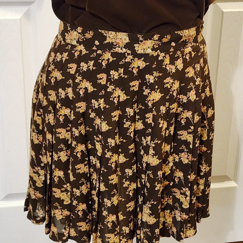 Banana Republic pleated skirt in a coffee color with yellow & peach flowers